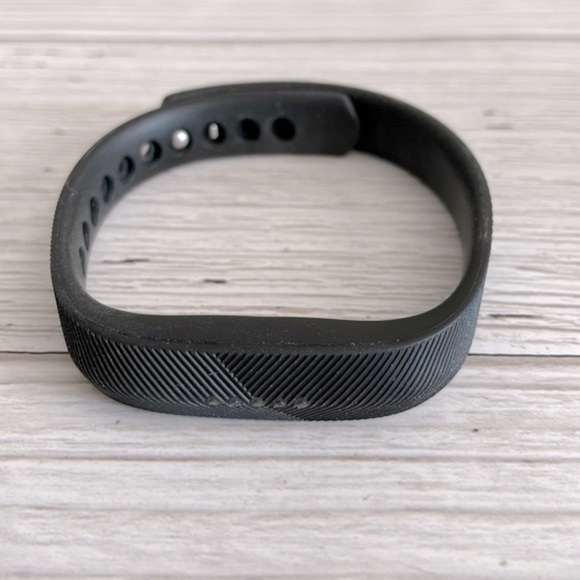4 Fitbit Flex2 Wristbands - Size Small - Picture 2 of 8